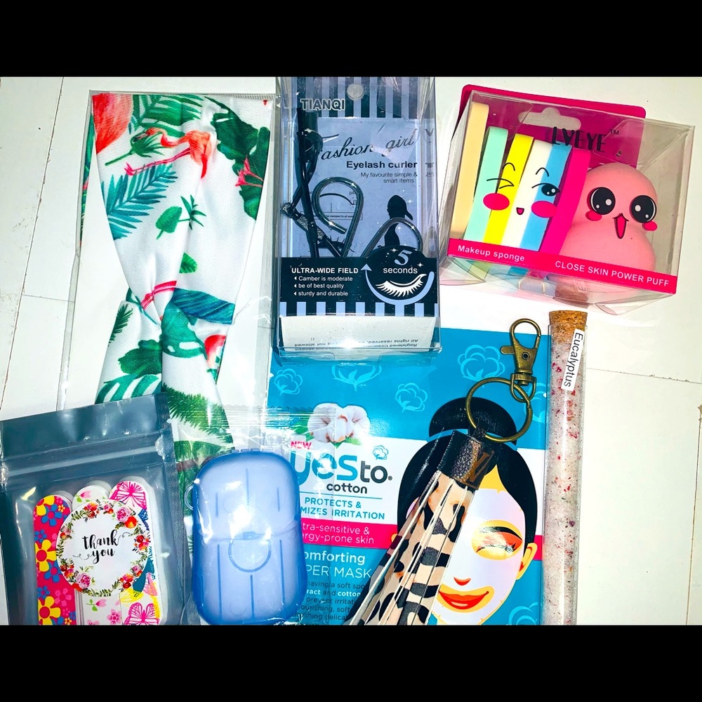 🎀$12 Beauty Accessory Mystery Bag (over $25 VALUE) OVERVALUE!! 📌SOLD📌